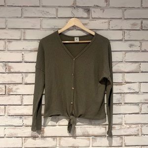 Lovemarks waffle green tie front shirt size medium